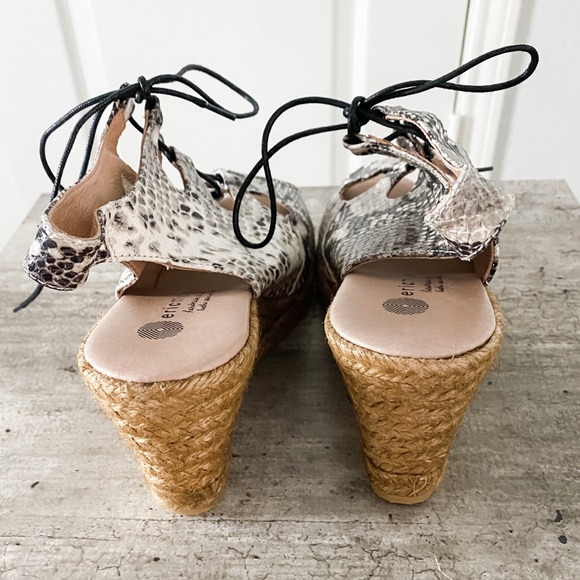 NWOB Eric Michaels Beige Python Espadrille Wedges - Picture 5 of 6